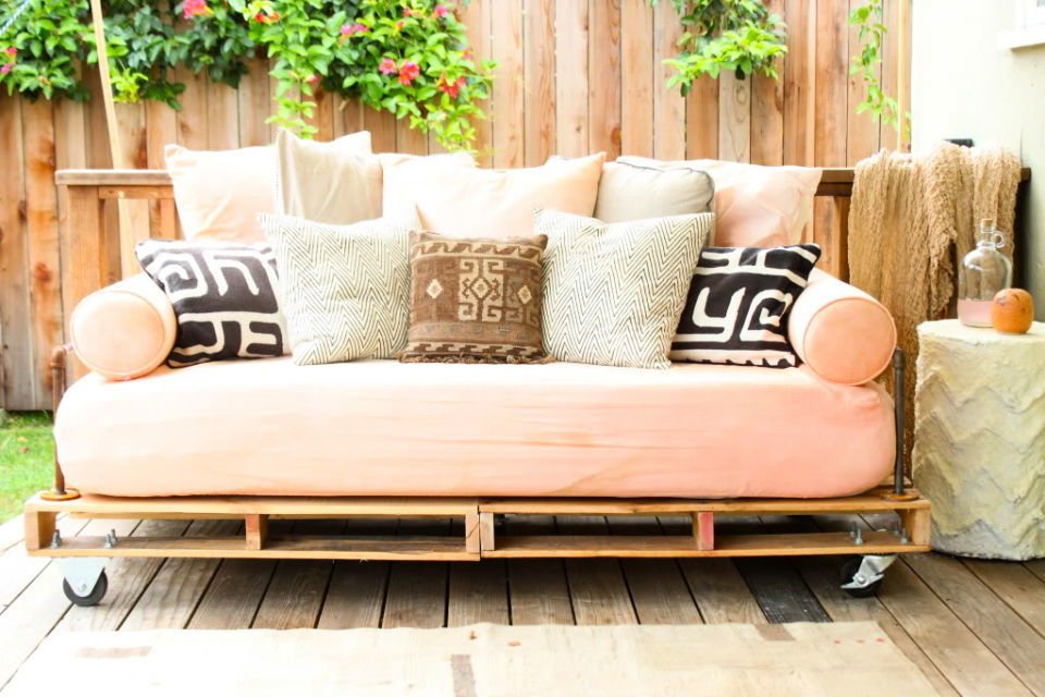 DIY Pallet Bed Frame Ideas: 30 Ideas & Step-by-Step Guide 12 Building a Pallet Daybed Step By Step Instructions