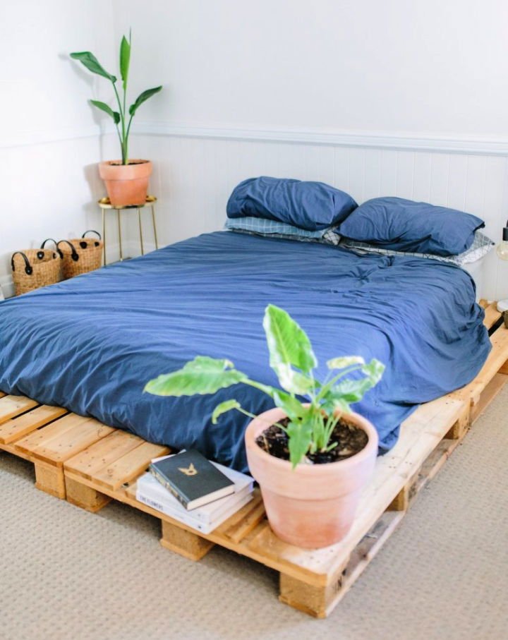 DIY Pallet Bed Frame Ideas: 30 Ideas & Step-by-Step Guide 2 DIY Full Size Pallet Bed Frame