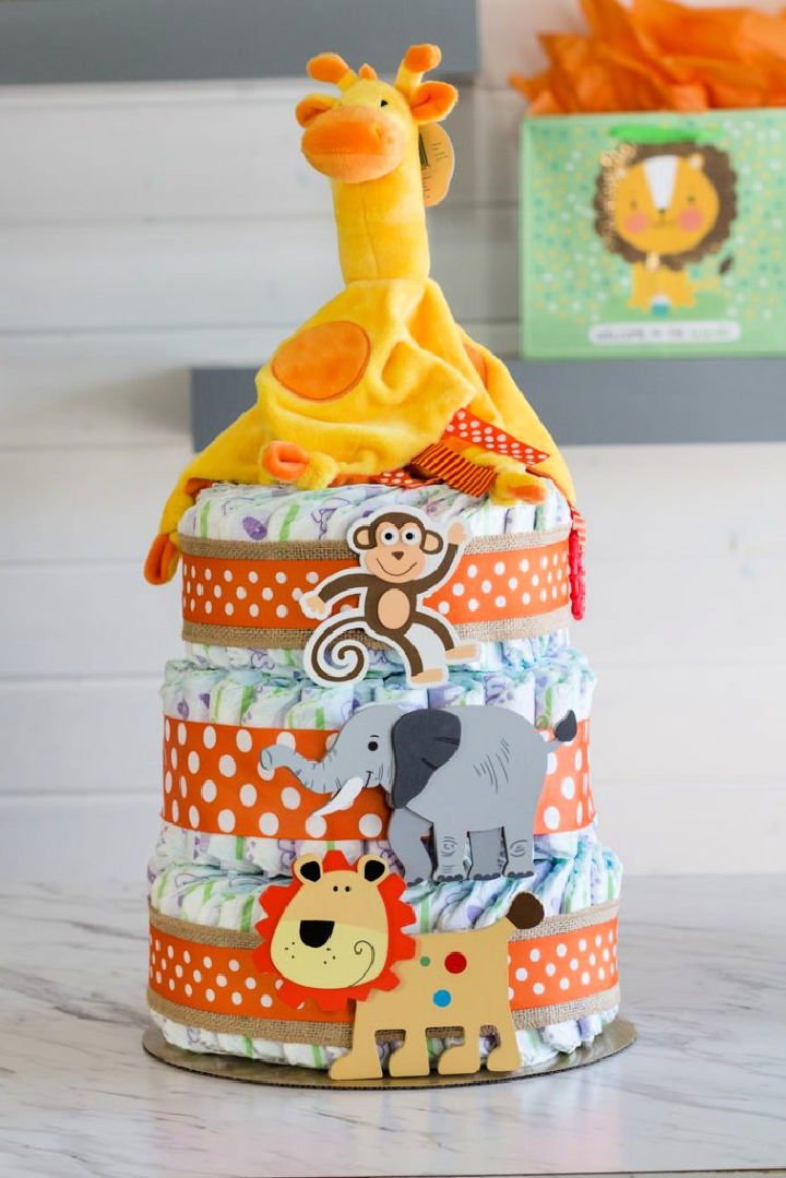 DIY Diaper Cake Ideas: 30 Easy Baby Shower Gift Guide 15 DIY Safari Baby Diaper Cake