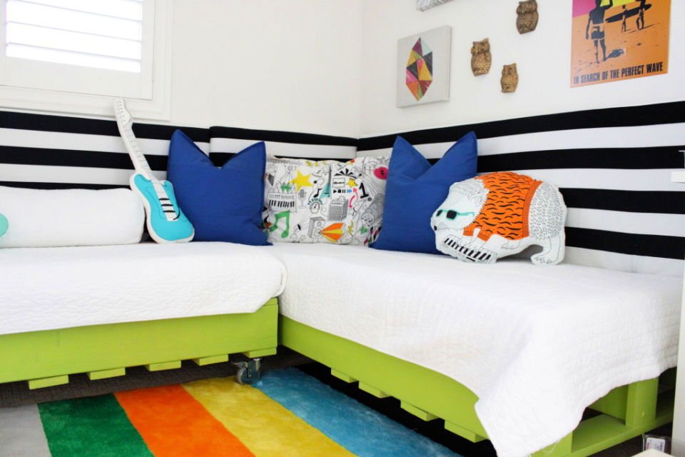 DIY Pallet Bed Frame Ideas: 30 Ideas & Step-by-Step Guide 6 Make a Pallet Bed for Kids Room