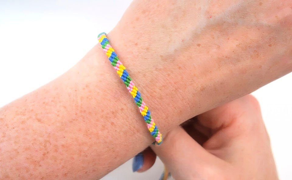 Crafting Personalized Bands:How to Make Friendship Bracelets for Beginners 5 candy stripe bracelet