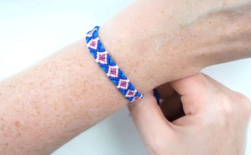 Crafting Personalized Bands:How to Make Friendship Bracelets for Beginners 7 diamond friendship bracelet