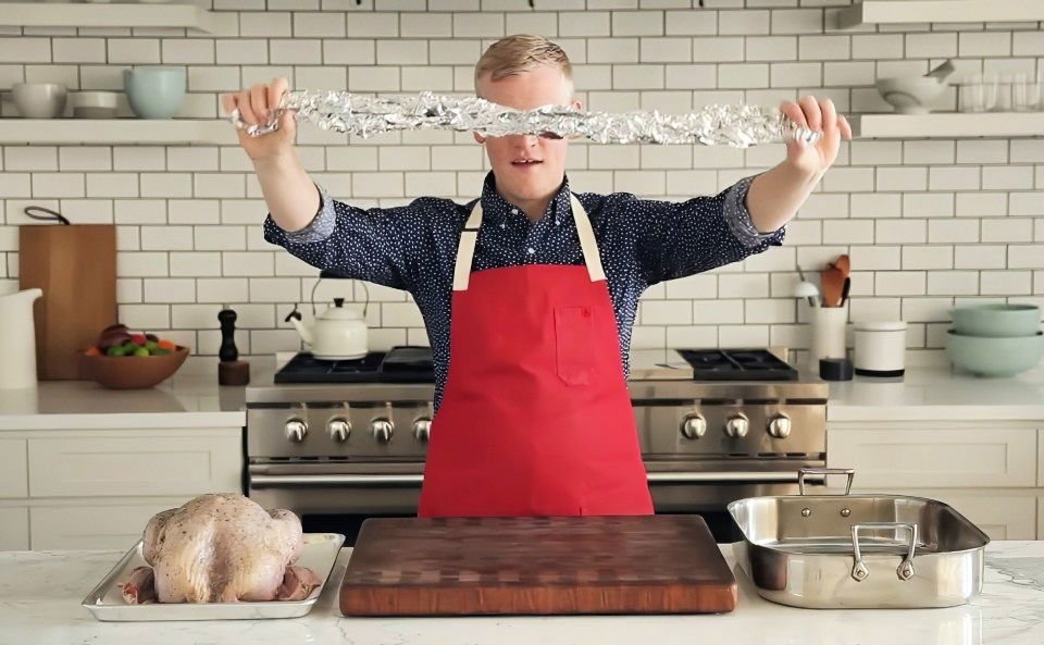 DIY Roasting Rack: Homemade Turkey Solution for Pan 3 shape the foil paper