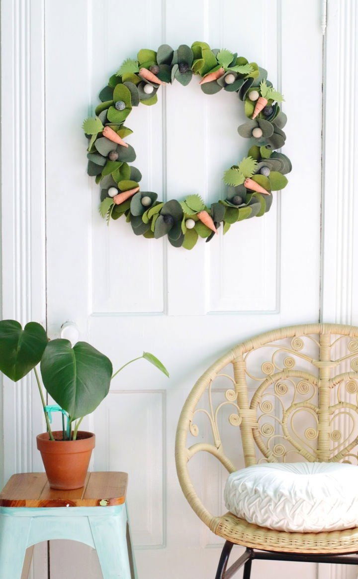 25 DIY Spring Wreath Ideas for Door (How to Make) 17 DIY Spring Wreath With Felt Flower
