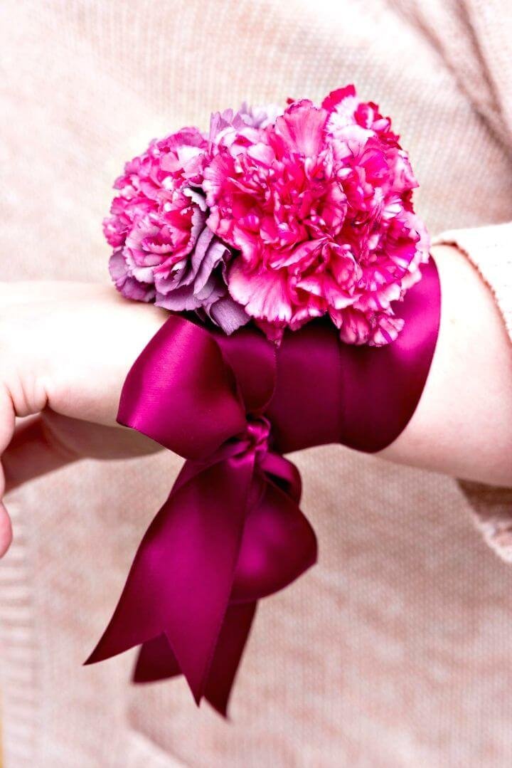 20 Homemade DIY Corsage Ideas Anyone Can Make 6 Awesome DIY Wrist Corsages for Mother’s Day