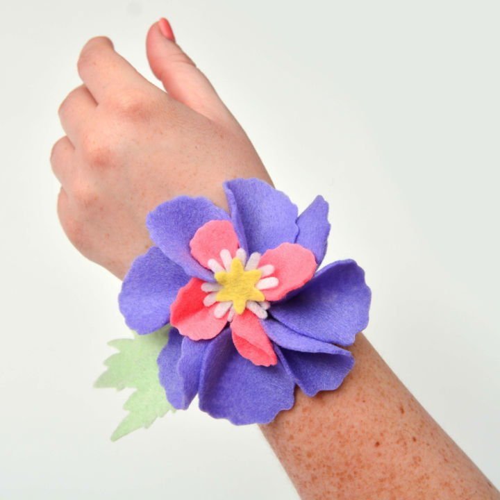 20 Homemade DIY Corsage Ideas Anyone Can Make 11 Making a Galentine's Felt Corsage