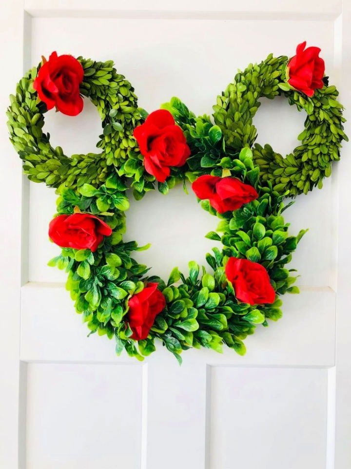 25 DIY Spring Wreath Ideas for Door (How to Make) 8 DIY Mickey Mouse Disney Wreath