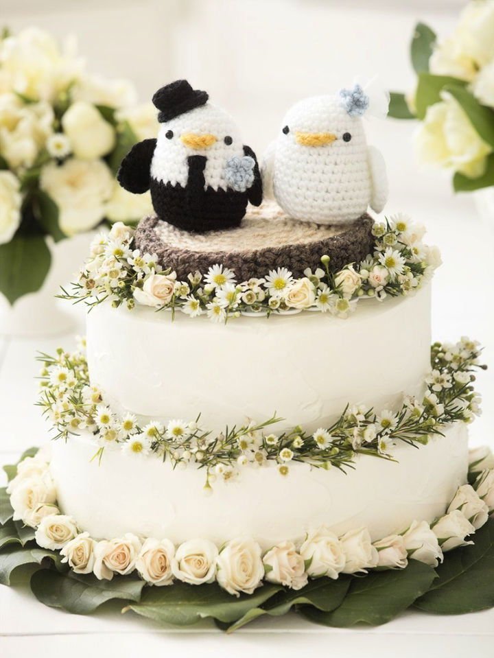 16 Free Crochet Wedding Patterns and Ideas 14 How to Crochet Lovebirds Cake Topper - Free Pattern