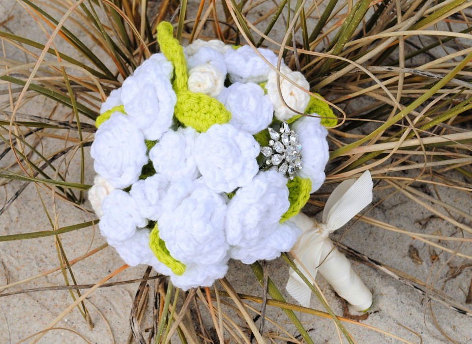 16 Free Crochet Wedding Patterns and Ideas 5 Crocheting a Flowers Wedding Bouquet - Free Pattern