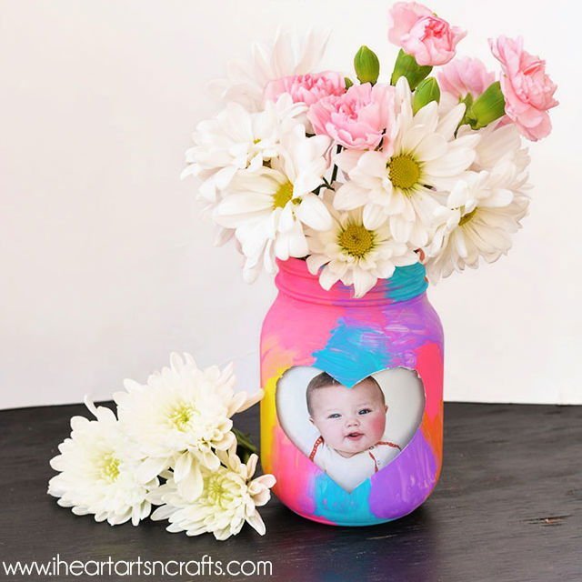 Mason Jar Gifts in a Jar: 25 DIY Mason Jar Gift Ideas 6 DIY Picture Frame Vase Gift for Kids
