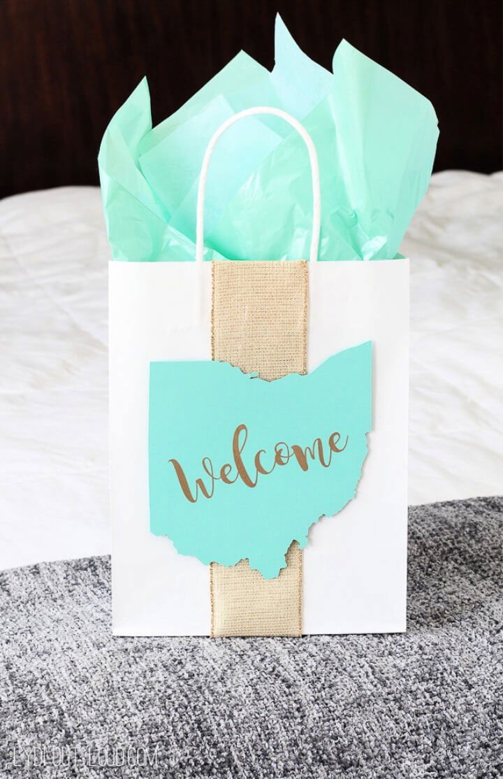 DIY Wedding Favors (25 Cheap DIY Wedding Favor Ideas) 14 DIY Wedding Guest Gift Bag at Home