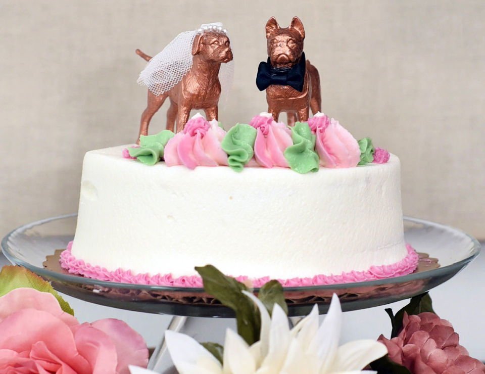 20 DIY Wedding Cake Topper Ideas You'll Love 11 DIY Dog Wedding Cake Topper