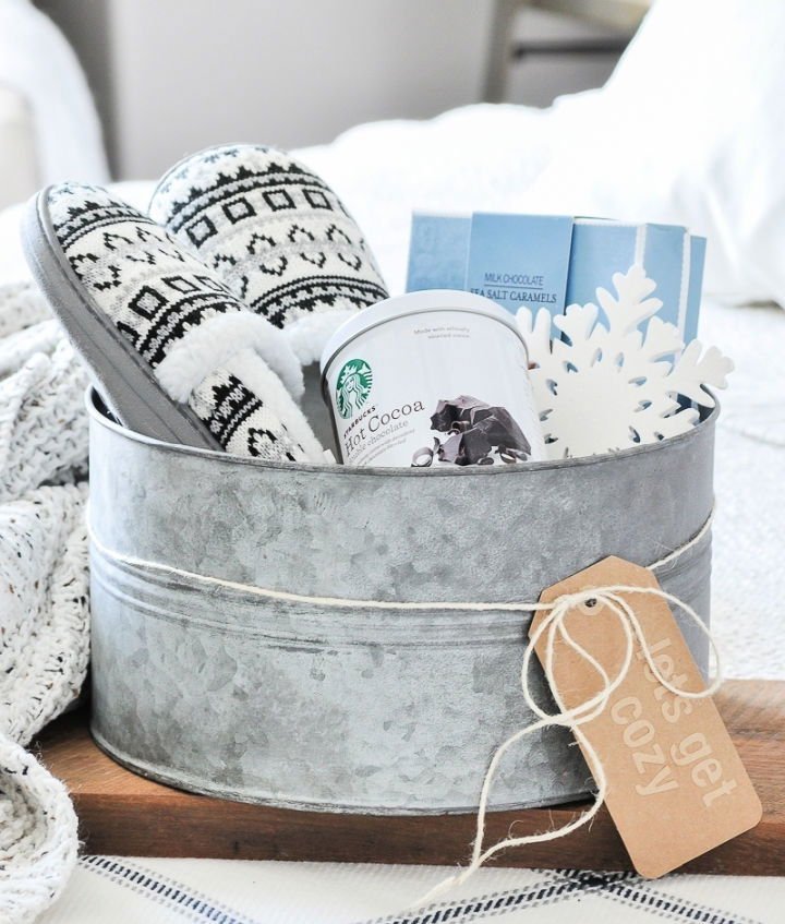 DIY Gift Baskets to Make: 30 Unique Gift Basket Ideas 22 DIY Farmhouse Style Gift Basket
