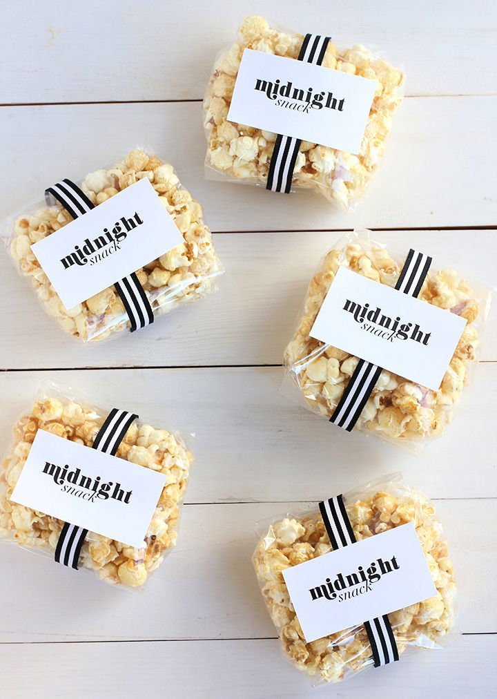 DIY Wedding Favors (25 Cheap DIY Wedding Favor Ideas) 2 Free Printable Midnight Snack