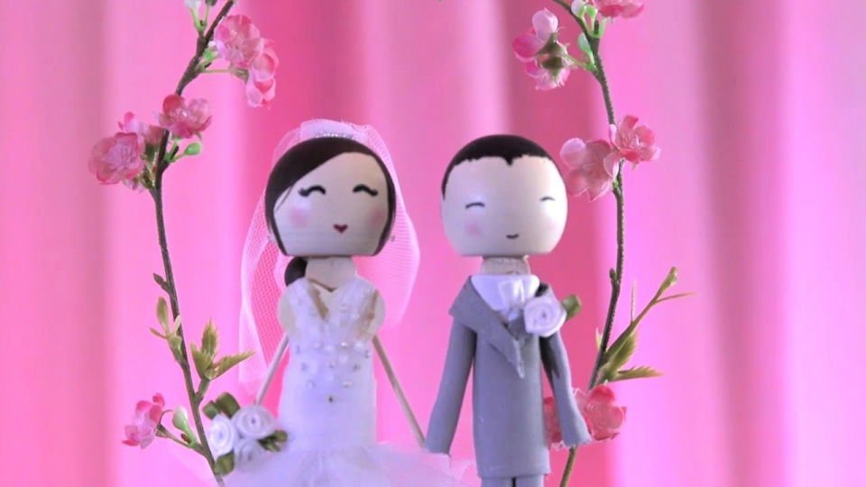 20 DIY Wedding Cake Topper Ideas You'll Love 21 How to Do Wedding Cake Topper