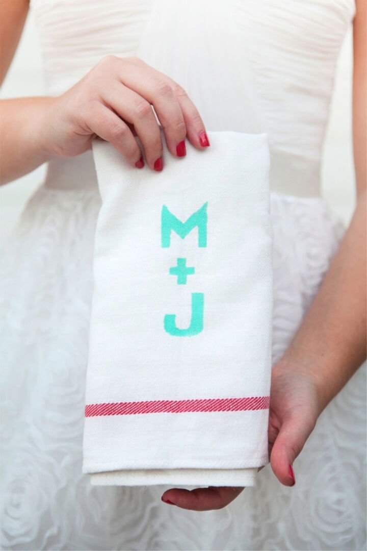 DIY Wedding Favors (25 Cheap DIY Wedding Favor Ideas) 23 Silk Screen Tea Towel Favor Ideas