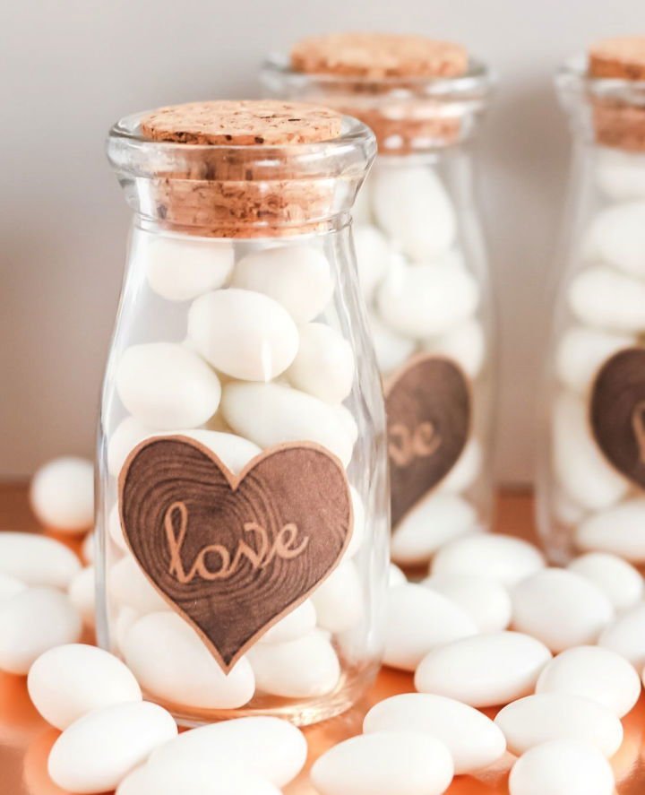 DIY Wedding Favors (25 Cheap DIY Wedding Favor Ideas) 12 DIY Wedding Favor With Cricut Machine