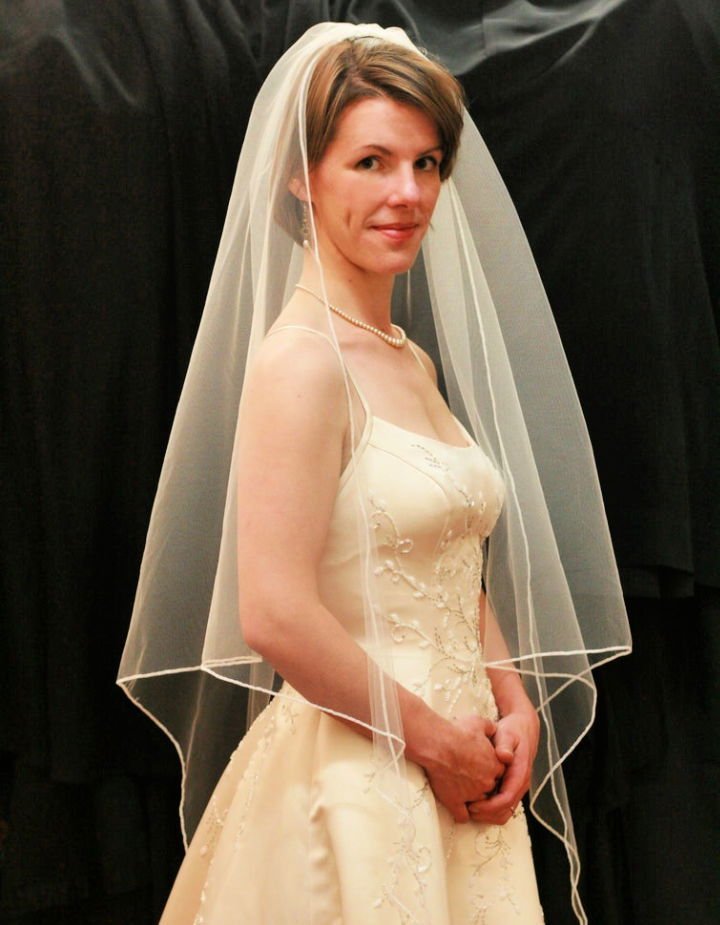 15 Cheap DIY Wedding Veil Ideas You Can Make 13 Homemade 5 Dollar Wedding Veil