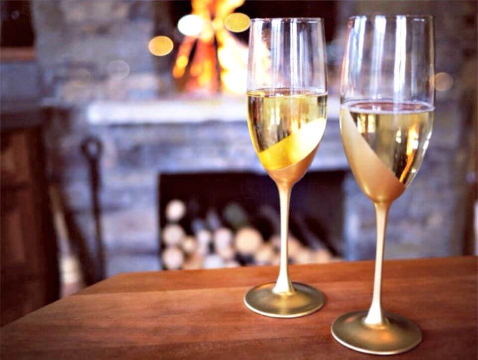 25 Homemade DIY Wedding Gift Ideas for Bride and Groom 31 How to DIY Gold Dipped Glassware