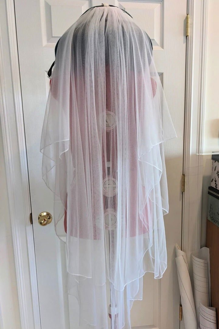 15 Cheap DIY Wedding Veil Ideas You Can Make 20 Quick and Easy DIY Wedding Veil