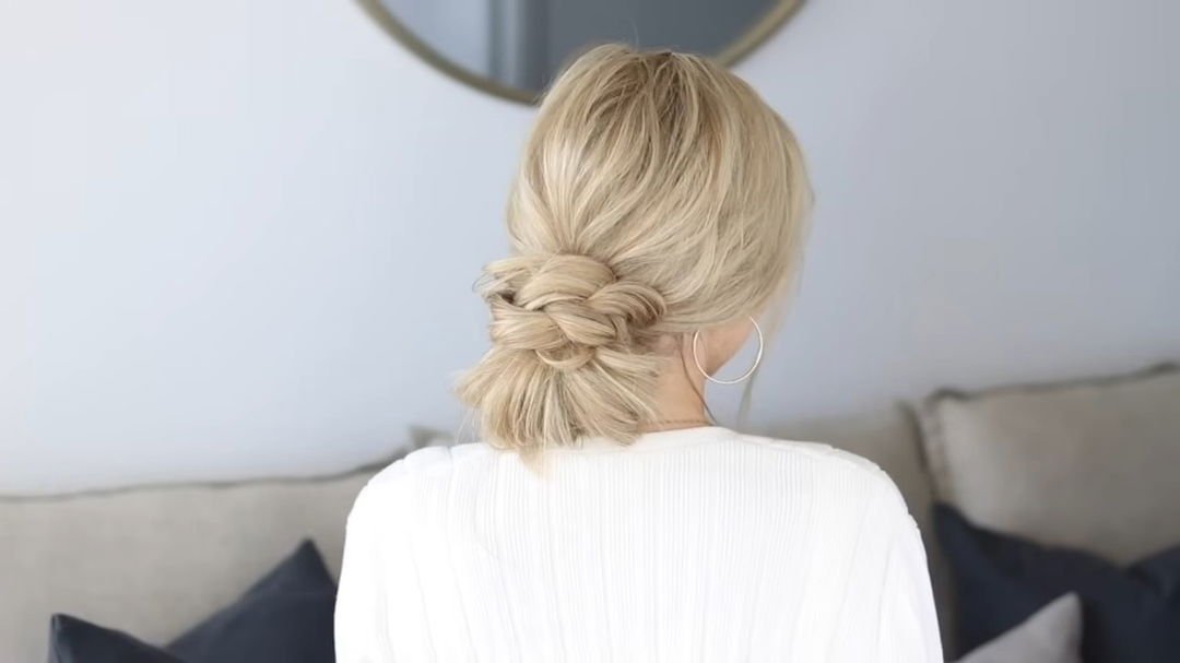 Cute and Easy Hairstyles for School: Learn How To Do 4 bun hair style
