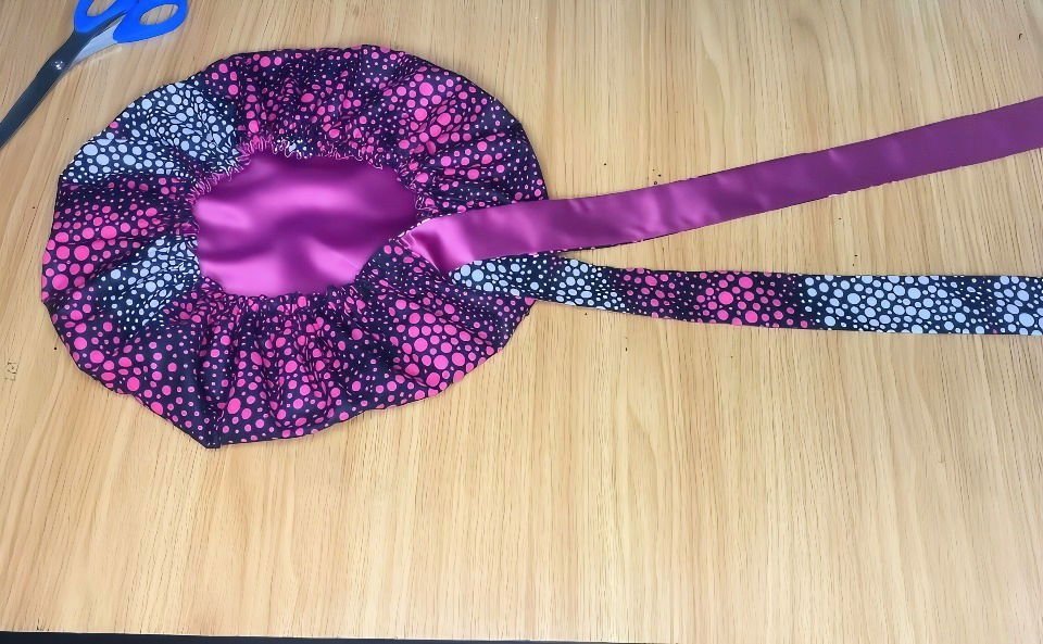 How to Make a Bonnet for Beginners 7 diy reversible elastic hair bonnet