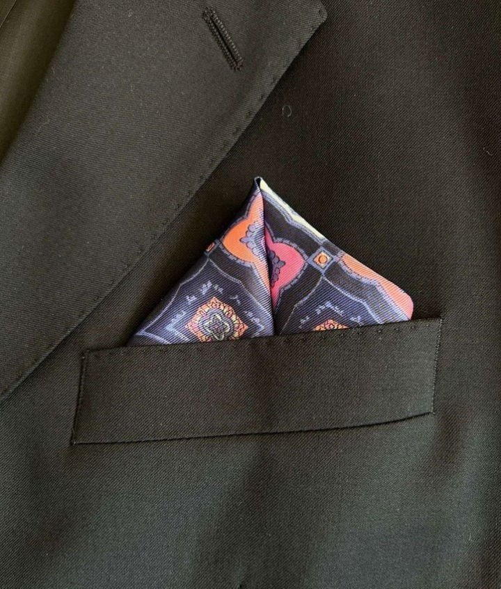 How to Make a Pocket Square: 15 Easy DIY Pocket Square Ideas 2 Folding a Pocket Square in 7 Simple Steps