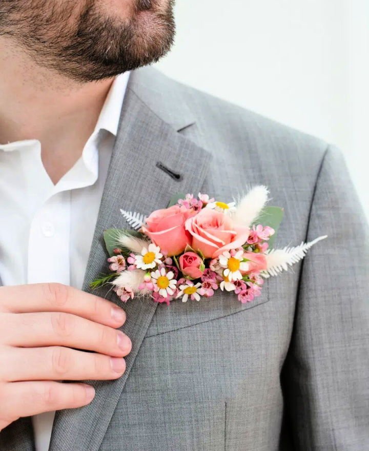 How to Make a Pocket Square: 15 Easy DIY Pocket Square Ideas 4 Unique DIY Floral Pocket Square